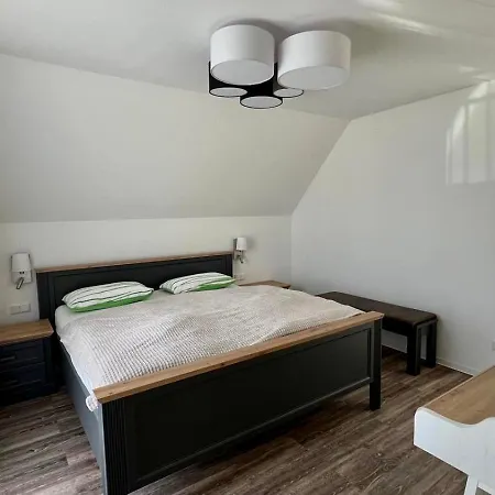 Blaues Seeidylll - Direkt Am Puddeminer Wiek! Feriehus