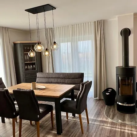 Blaues Seeidylll - Direkt Am Puddeminer Wiek! Feriehus Puddemin